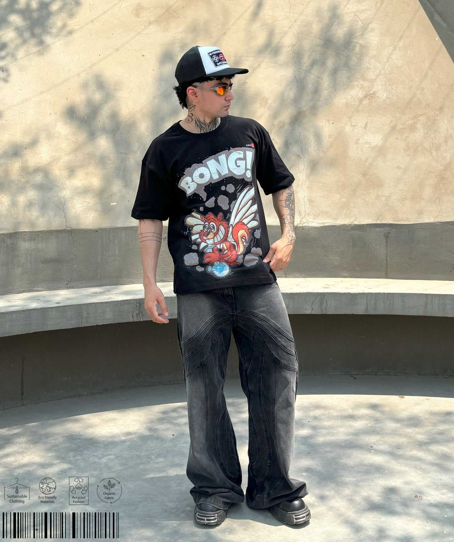Bong Fly Print T-shirt - Black