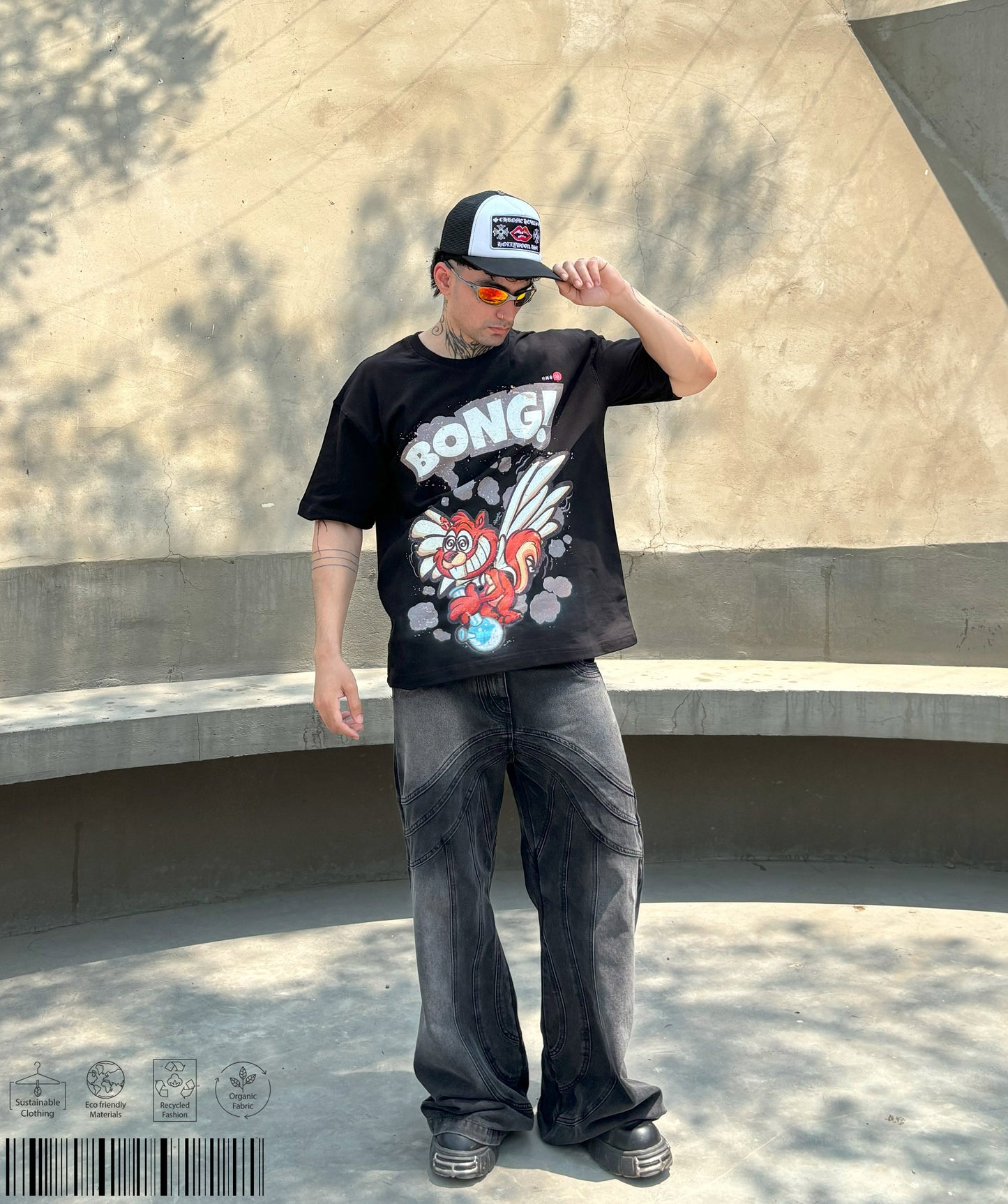 Bong Fly Print T-shirt - Black