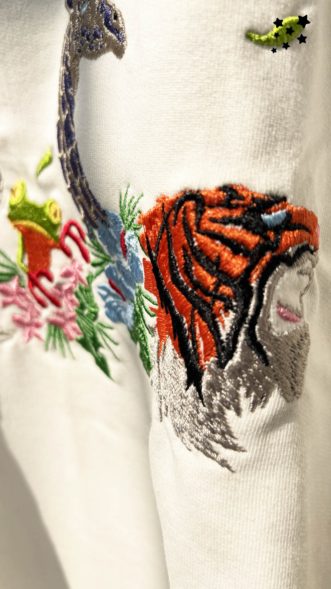 Jungle Biodiversity Embroidery T-shirt - White