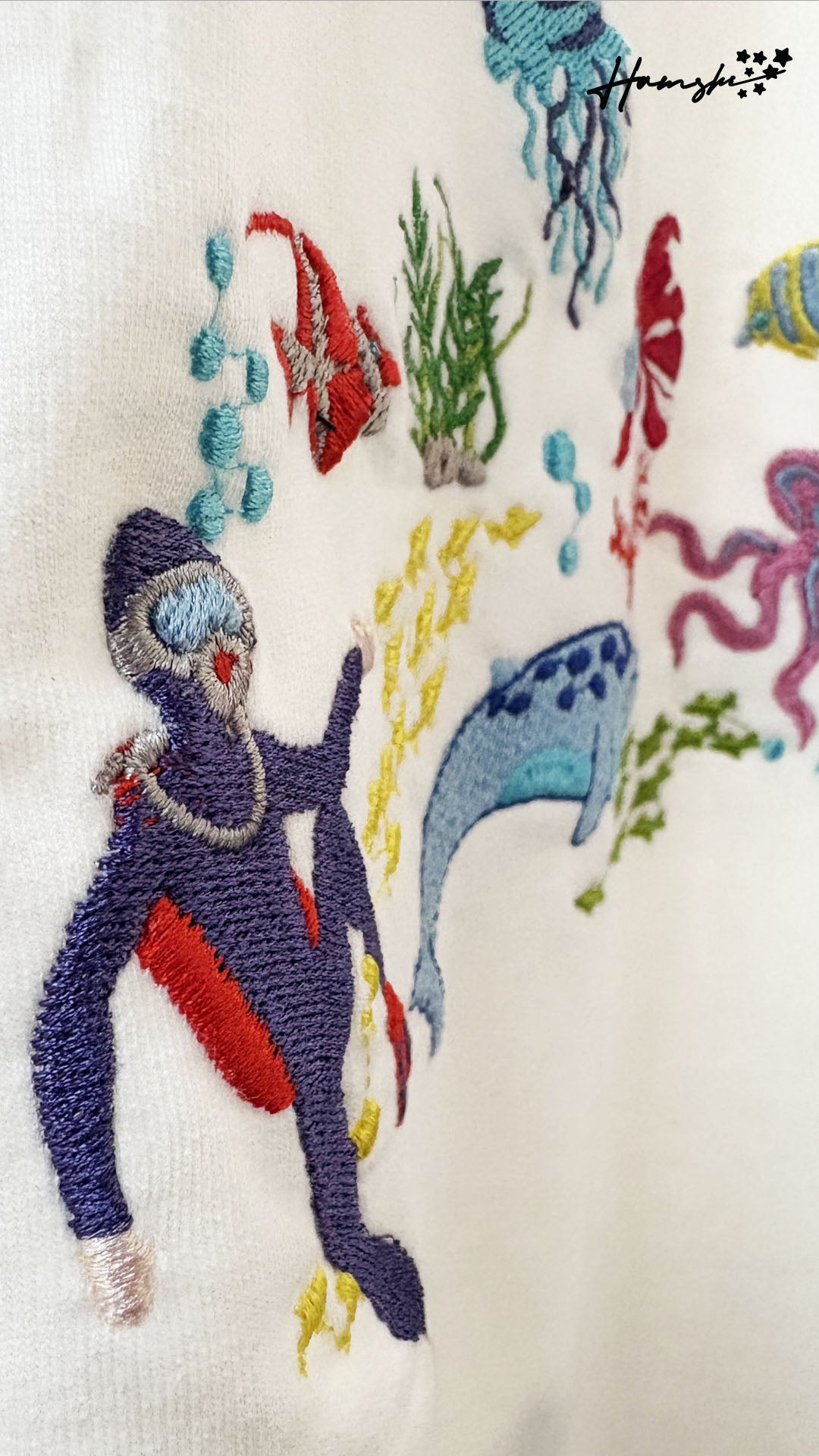 Scuba Divers Embroidery T-shirt - White