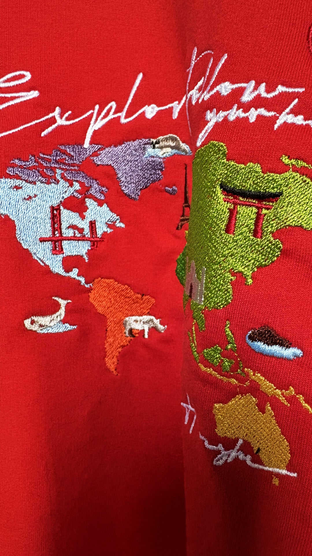 World Map Embroidery T-shirt - Red