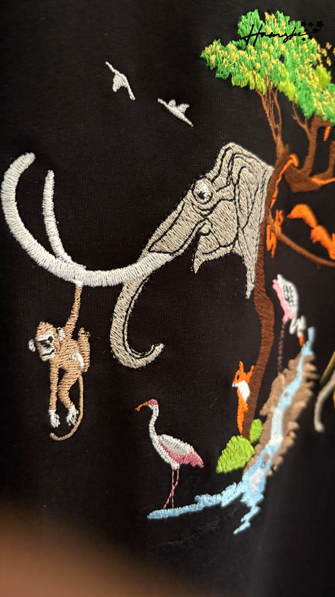 Animals Embroidery T-shirt - Black