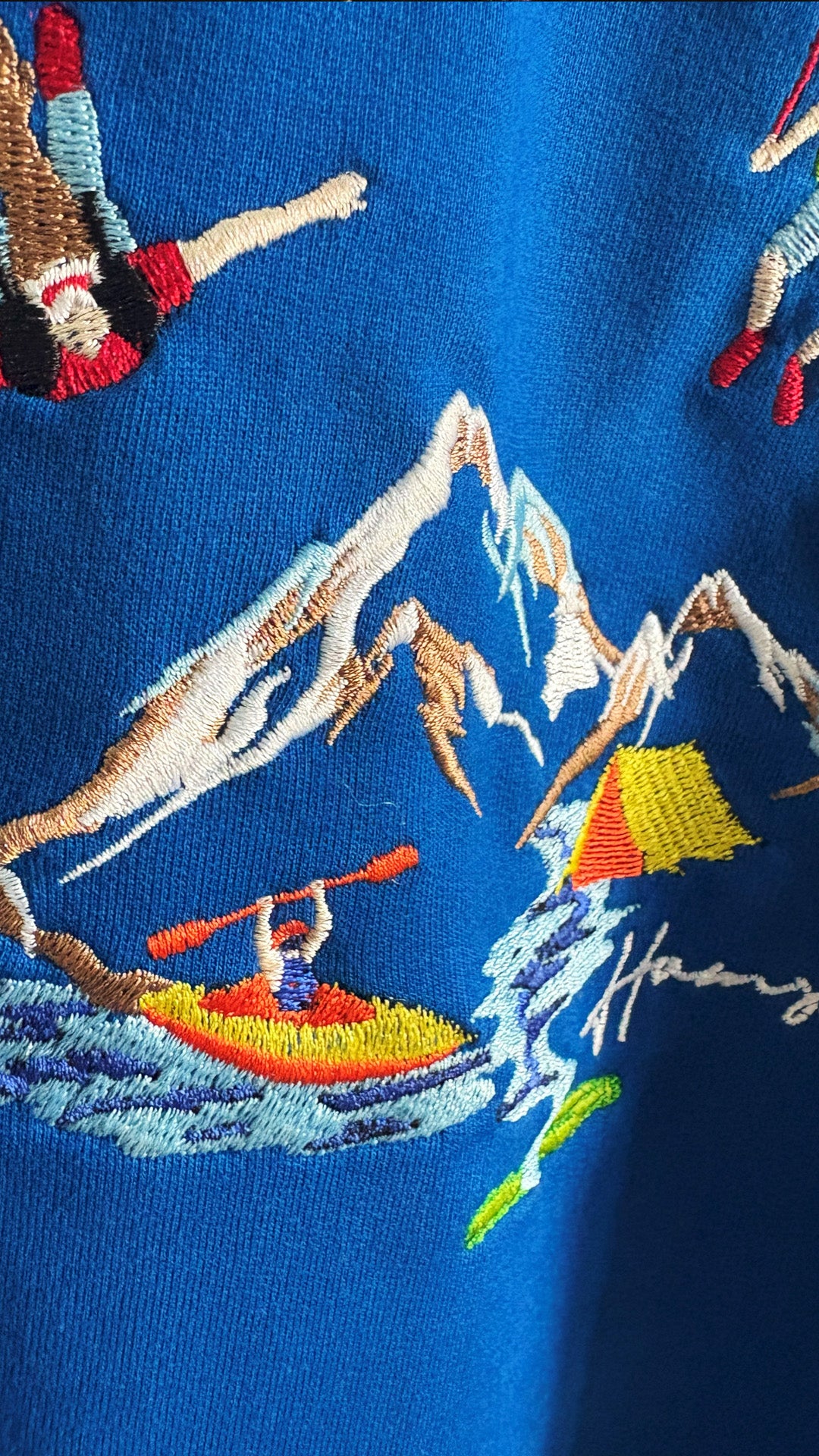 Mountaineers Embroidery T-shirt - Blue